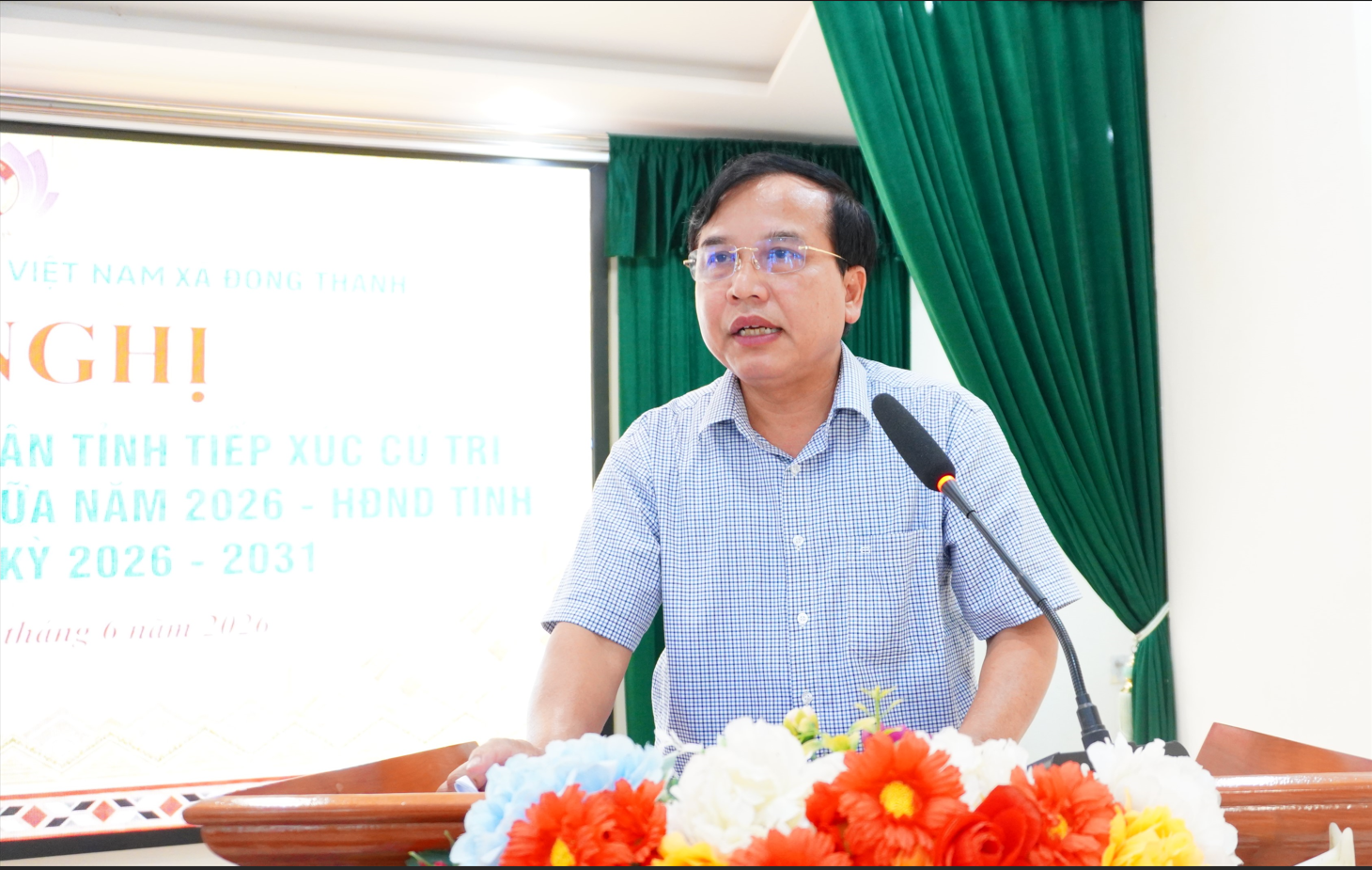 Cử tri xã Đông Thành kiến nghị sớm có giải pháp đầu tư, nâng cấp hệ thống nước sạch trên địa bàn