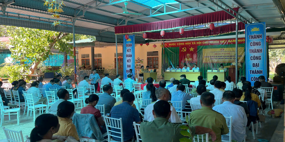 Đại biểu HĐND tỉnh, xã tiếp xúc cử tri tại Bản Nưa, xã Con Cuông