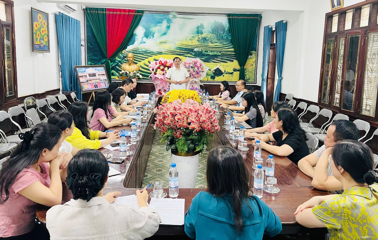 Ban Văn hóa - Xã hội HĐND tỉnh khảo sát, làm việc với Trường Phổ thông Hermann Gmeiner Vinh
