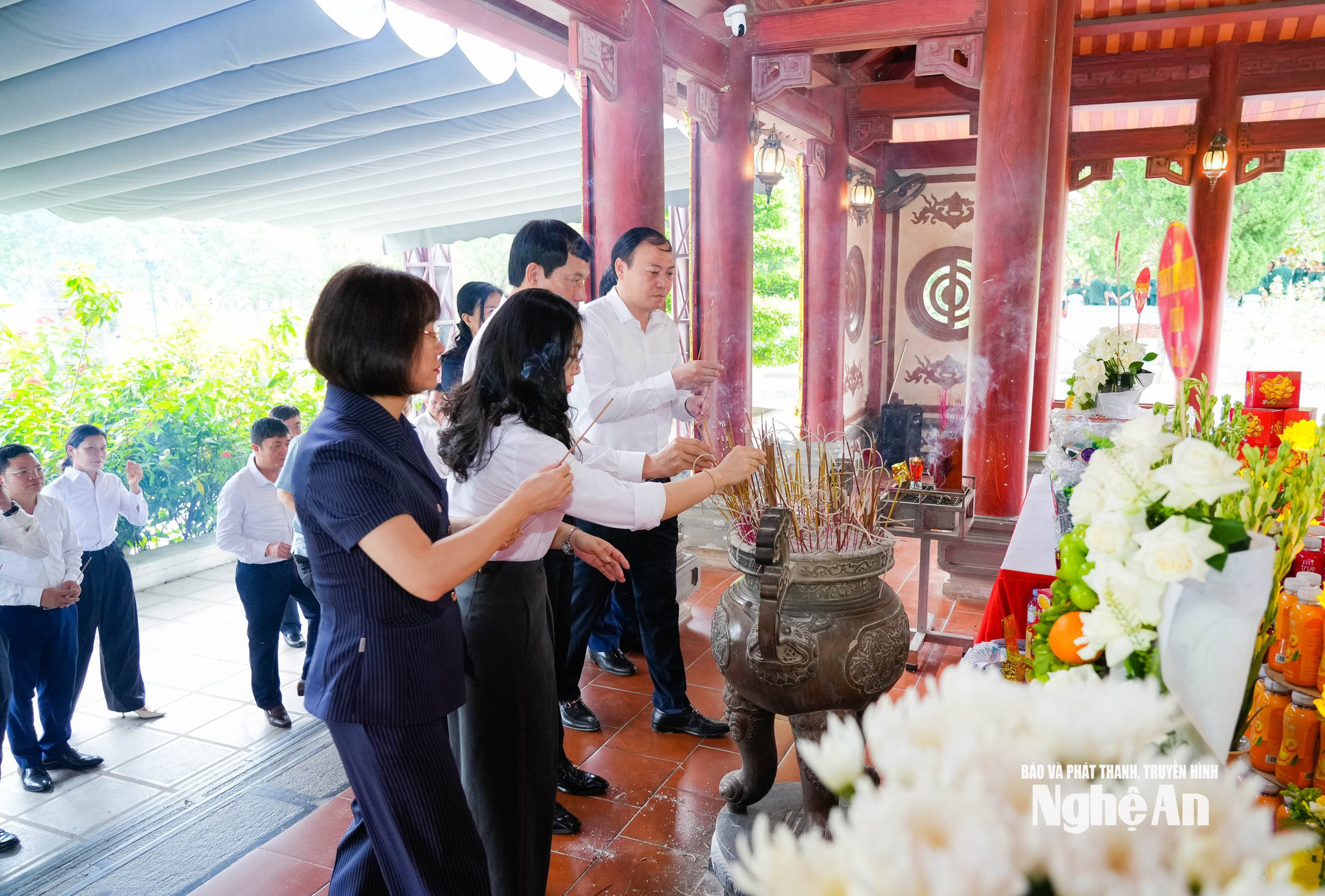 bna_-anh-truong-bon.jpg