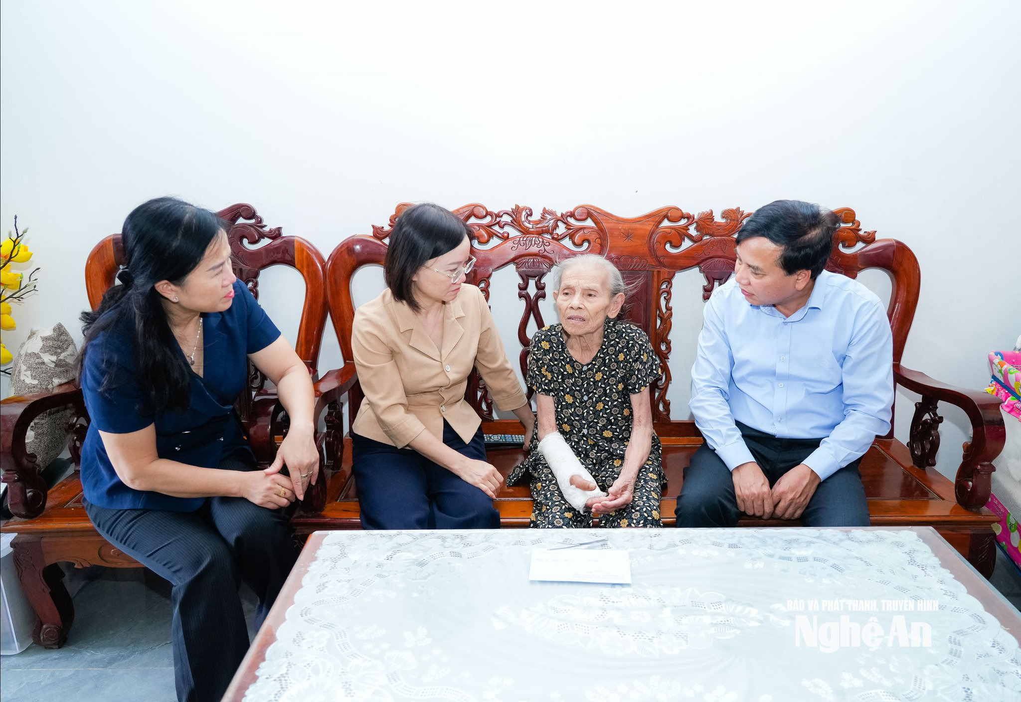 bna_-ba-thong.jpg