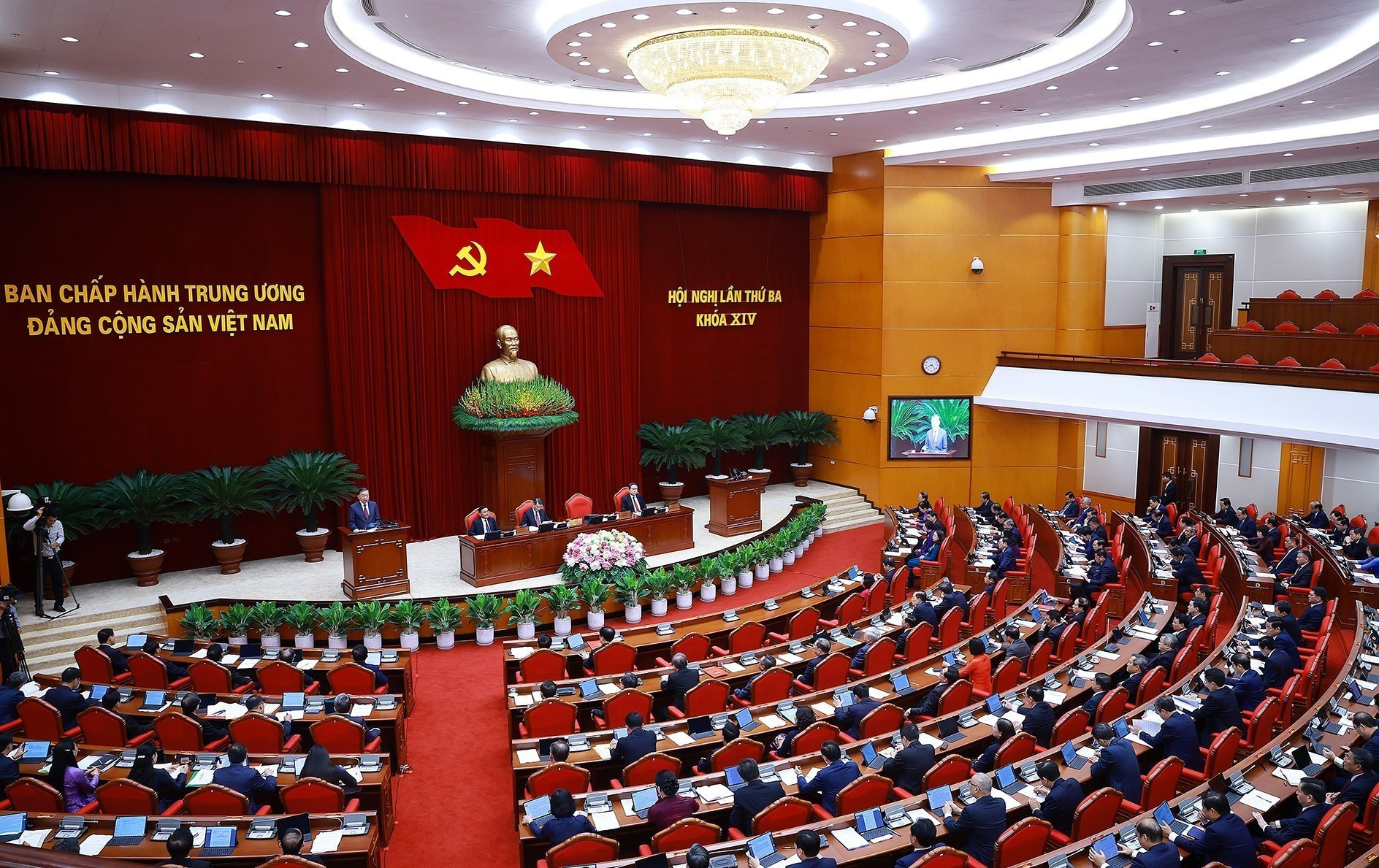 vnapotalkhaimachoinghilanthubabanchaphanhtrunguongdangkhoaxiv8898995-17845138659611971331841-1309.jpg?width=0&s=cZxYBYqm5PuUbkHtO2ydsg
