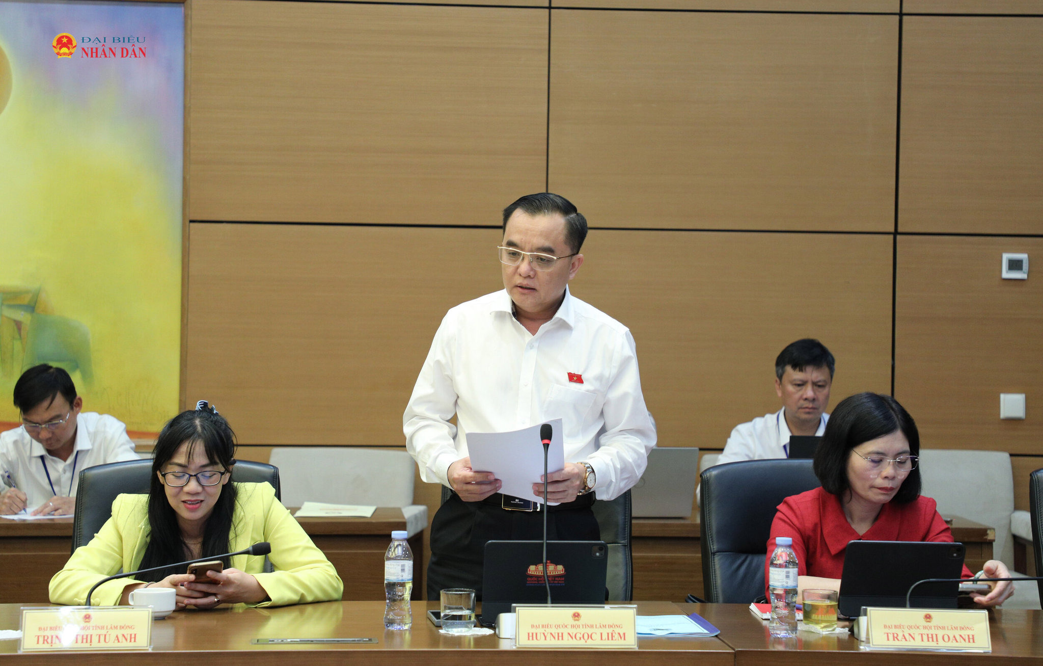 dbqh-huynh-ngoc-liem-lam-dong-phat-bieu-thao-luan-tai-to-7.jpg?md5=qw-gkywnZe8qHMwRZhcctw&expires=1787287577