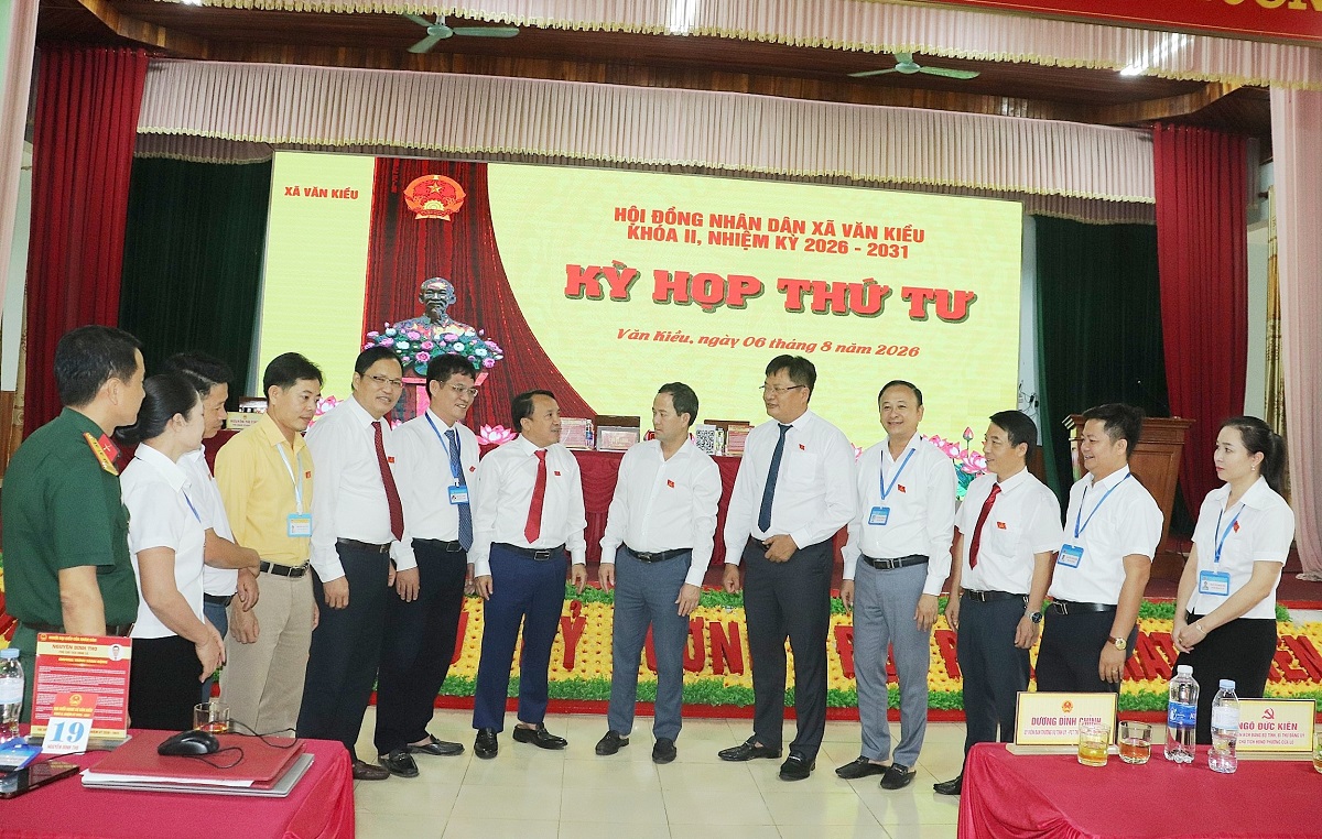 Đồng chí Dương Đình Chỉnh dự Kỳ họp thứ 4, HĐND xã Văn Kiều khóa II