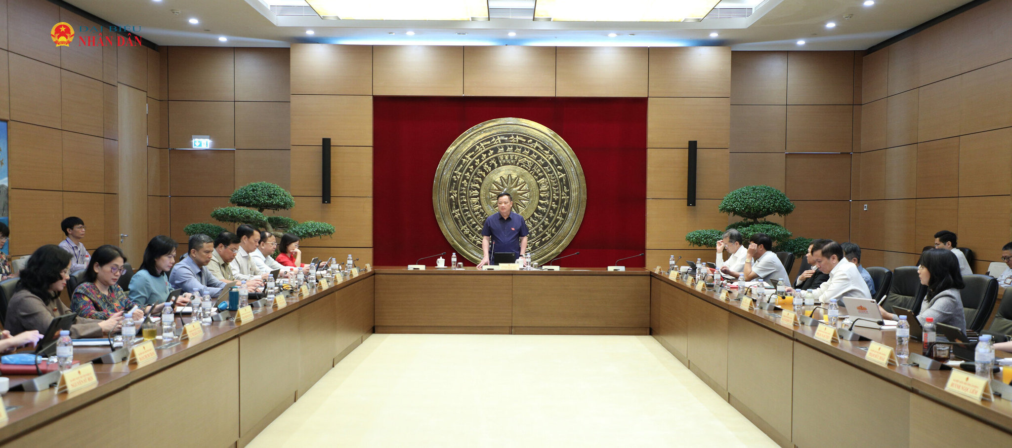 toan-canh-to-7-gom-doan-dbqh-cac-tinh-nghe-an-lam-dong-tien-hanh-thao-luan-tai-to-2.jpg