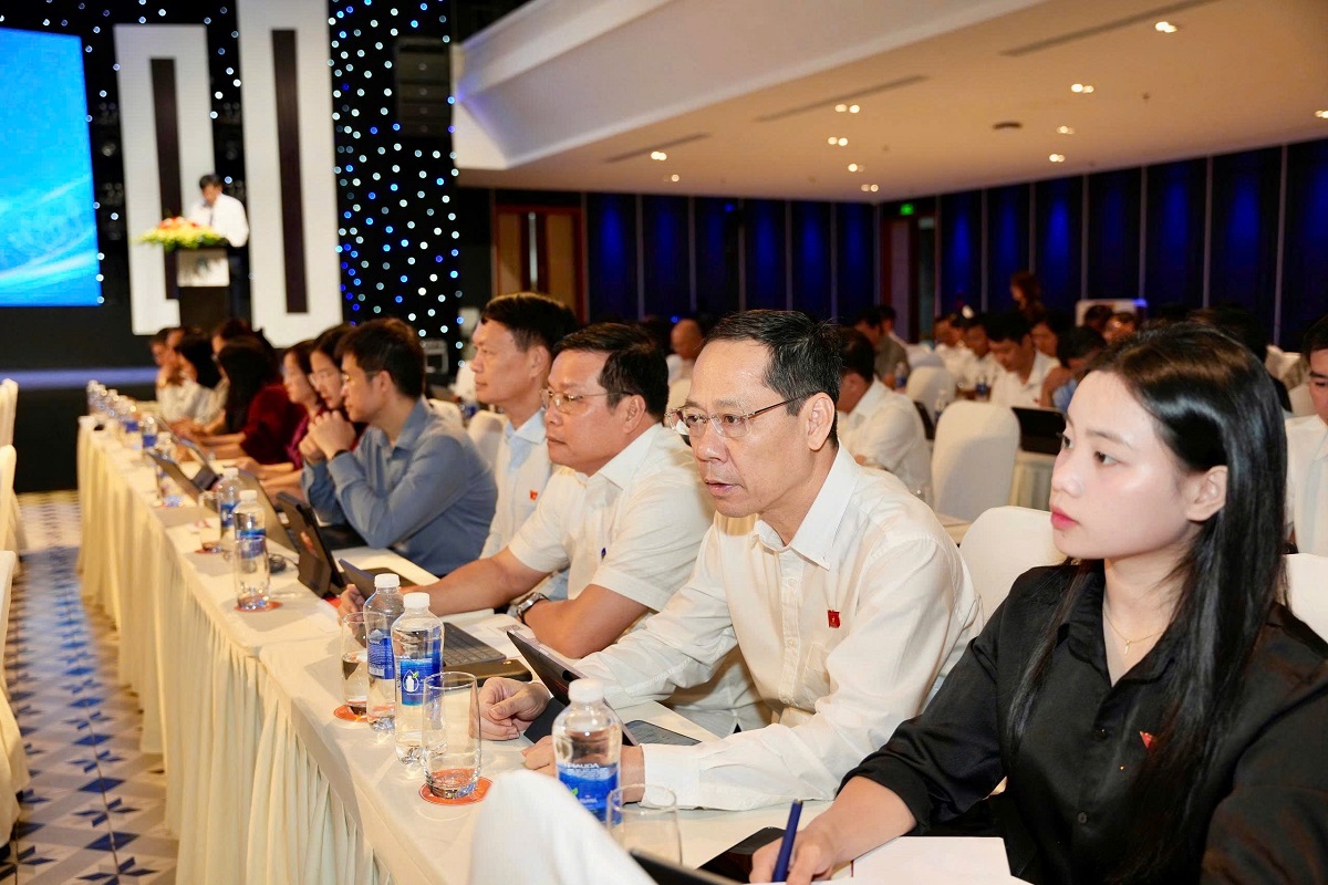 Đoàn ĐBQH tỉnh Nghệ An tham dự Hội nghị bồi dưỡng kỹ năng giám sát và chất vấn tại Huế