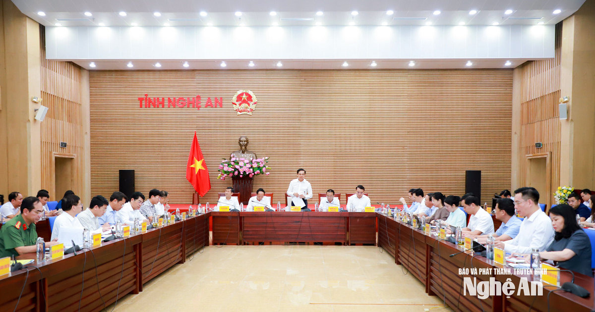 Xem xét phương án quy định khung số lượng, tên gọi các phòng chuyên môn và số lượng Phó Chủ tịch UBND cấp xã