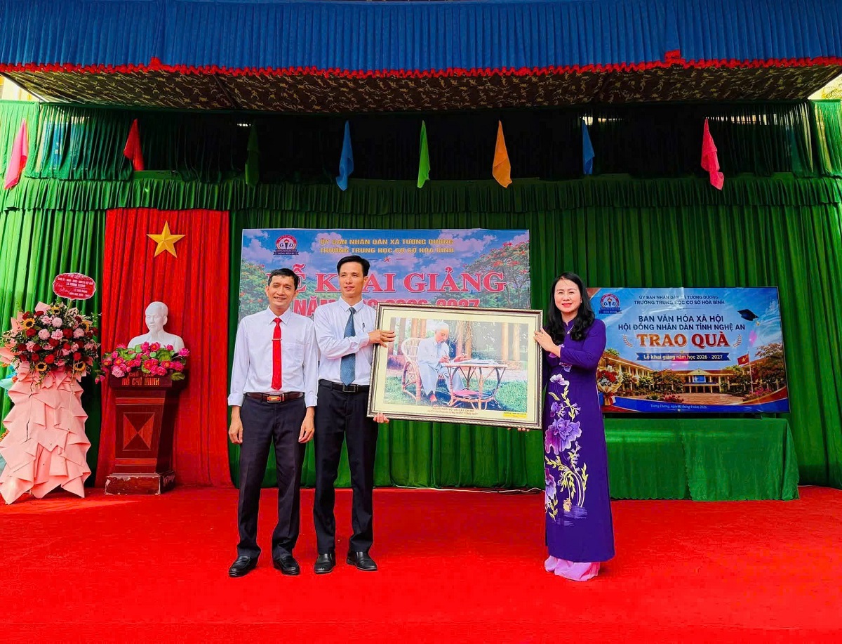 Trường THCS Hòa Bình (Tương Dương) đón năm học mới: Đoàn kết – Đổi mới – Phát triển