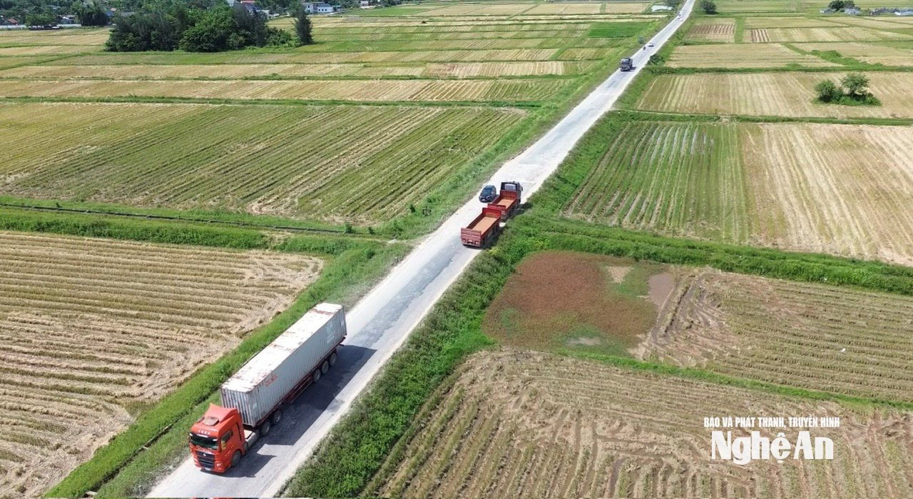 Nghệ An đẩy nhanh khắc phục các tuyến giao thông xuống cấp, hư hỏng