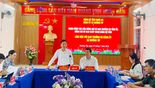 Đồng chí Ủy viên Ban Thường vụ Tỉnh ủy Chu Thế Huyền và đồng chí Ủy viên Ban chấp hành Đảng bộ tỉnh Bùi Duy Sơn nắm bắt tình hình thực tế và làm việc tại xã Mường Típ