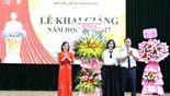 Đồng chí Thái Thị An Chung, Phó Trưởng Đoàn ĐBQH tỉnh dự Lễ khai giảng tại Trường Tiểu học Quỳnh Thạch