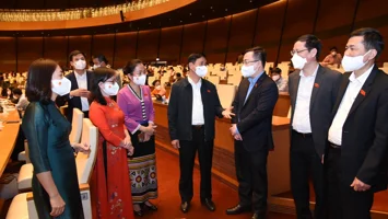 Hình ảnh hoạt động Đoàn đại biểu Quốc hội khóa XV tỉnh Nghệ An tại phiên chất vấn Kỳ họp thứ 2