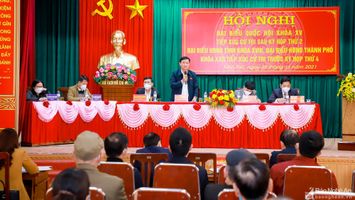 Bí thư Tỉnh ủy Thái Thanh Quý tiếp xúc cử tri phường Vinh Tân, thành phố Vinh