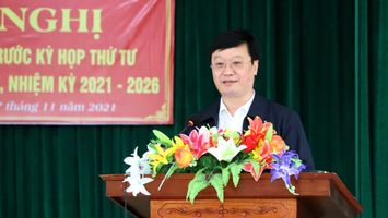 Chủ tịch UBND tỉnh Nguyễn Đức Trung tiếp xúc cử tri xã Nam Lĩnh, huyện Nam Đàn