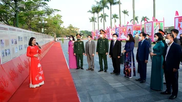 Triển lãm tranh cổ động và chuyên đề ảnh nhân kỷ niệm 60 năm Ngày Bác Hồ về thăm quê lần thứ 2