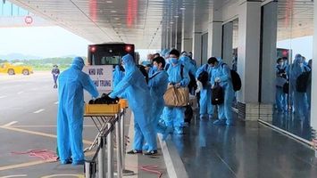 Đề xuất người nhập cảnh tiêm đủ vaccine chỉ phải cách ly tại nhà 3 ngày