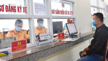Người dân nên vào Cổng Dịch vụ công quốc gia để khai báo đăng ký xe
