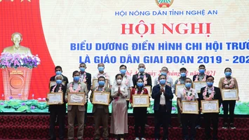 Nghệ An: Biểu dương điển hình chi hội trưởng nông dân là giáo dân tiêu biểu