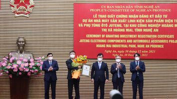 Tỉnh Nghệ An trao Giấy chứng nhận đăng ký đầu tư cho dự án có tổng mức đầu tư 200 triệu USD