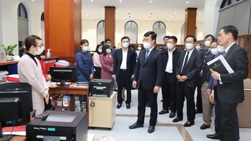 Lãnh đạo tỉnh thăm, động viên các đơn vị trong khối Tài chính trực làm việc ngày cuối năm