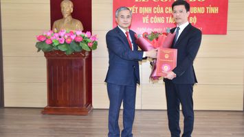 Trao Quyết định bổ nhiệm Phó Giám đốc Sở Kế hoạch và Đầu tư Nghệ An