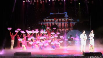 Lắng đọng chương trình nghệ thuật 'Tình Bác trong khúc giao Xuân'