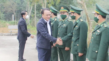 Phó Chủ tịch Thường trực HĐND tỉnh chúc Tết tại huyện Thanh Chương