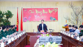 Chủ tịch UBND tỉnh Nguyễn Đức Trung chúc Tết, giao lưu với cán bộ, chiến sỹ trên tuyến biên giới