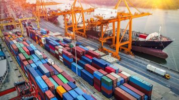 Việt Nam thuộc nhóm 20 nền kinh tế hàng đầu về thương mại quốc tế