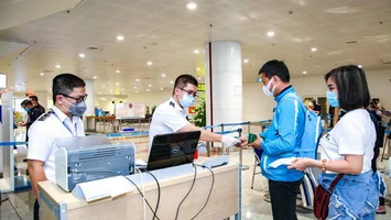 Bộ Y tế: Nguy cơ lây lan ca mắc COVID-19 nhiễm biến chủng Omicron ra cộng đồng rất lớn