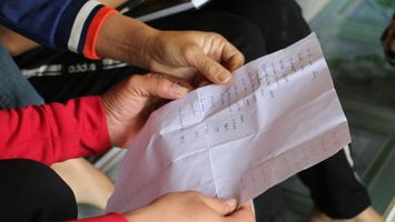 Vẫn 'nóng' lạm thu đầu năm học