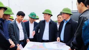 Chủ tịch UBND tỉnh Nguyễn Đức Trung kiểm tra tiến độ các dự án tại huyện Diễn Châu