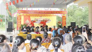 Phó Chủ tịch Thường trực HĐND tỉnh dự ngày hội Đại đoàn kết tại huyện Thanh Chương