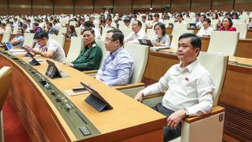 Quốc hội chốt mục tiêu tăng trưởng GDP năm 2023 khoảng 6,5%