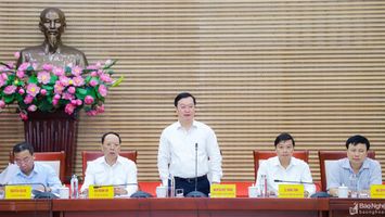 UBND tỉnh Nghệ An họp phiên chuyên đề tháng 11