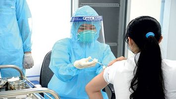 Cử tri huyện Đô Lương kiến nghị hỗ trợ kinh phí phòng chống dịch Covid-19 và hoạt động cho các xã đặc thù về tôn giáo, dân số đông