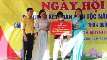 Đại biểu Quốc hội tiếp xúc cử tri, dự Ngày hội Đại đoàn kết tại huyện Quỳnh Lưu