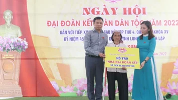 Đại biểu Quốc hội dự ngày hội Đại đoàn kết và tiếp xúc cử tri tại Quỳnh Lập