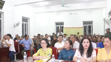Phó trưởng đoàn Đại biểu Quốc hội Nghệ An tiếp xúc cử tri tại xã Nghi Đức (TP Vinh)