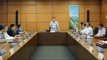 Một số hình ảnh thảo luận tại tổ về dự án Luật Phòng thủ dân sự, Luật Hợp tác xã (sửa đổi)