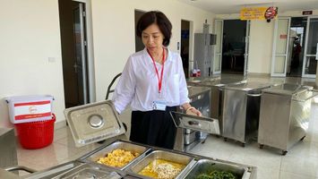 Bộ Giáo dục và Đào tạo yêu cầu kiểm soát chặt nguồn gốc thực phẩm vào trường học