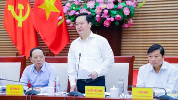 Chủ tịch UBND tỉnh: Nỗ lực, quyết liệt nhằm hoàn thành và vượt các chỉ tiêu của năm 2022