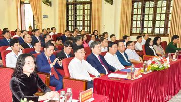 Khai giảng lớp bồi dưỡng kiến thức cho các cán bộ quy hoạch Ủy viên Ban Chấp hành Đảng bộ tỉnh Nghệ An