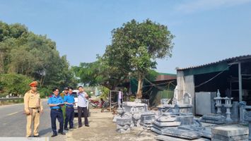 Tăng cường bảo đảm hành lang an toàn giao thông