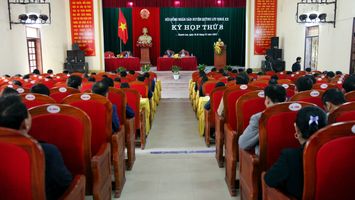 Kỳ họp thứ 8, HĐND huyện Quỳnh Lưu Khoá XX: Nâng cao tinh thần đổi mới, trách nhiệm