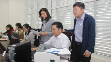 26 lượt cử tri kiến nghị, phản ánh qua đường dây nóng trong phiên thảo luận tổ và thảo luận tại hội trường của kỳ họp thứ 11
