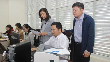 26 lượt cử tri kiến nghị, phản ánh qua đường dây nóng trong phiên thảo luận tổ và thảo luận tại hội trường của kỳ họp thứ 11