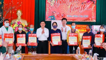 Tết ấm áp đến với mọi người, mọi nhà