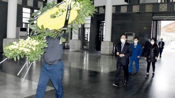 Đoàn đại biểu tỉnh Nghệ An viếng và dự lễ truy điệu nhạc sỹ Nguyễn Tài Tuệ