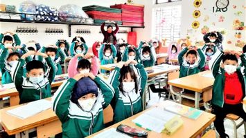 Hướng dẫn mới nhất của Bộ Y tế xử trí ca mắc COVID-19, cách ly F1 là học sinh khi học trực tiếp